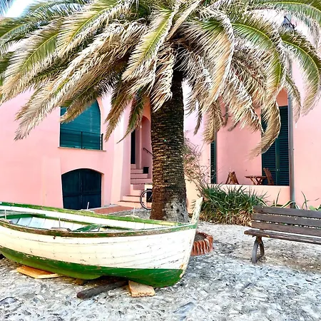 La Petite Maison A 20 Mt Dal Mare * Varigotti